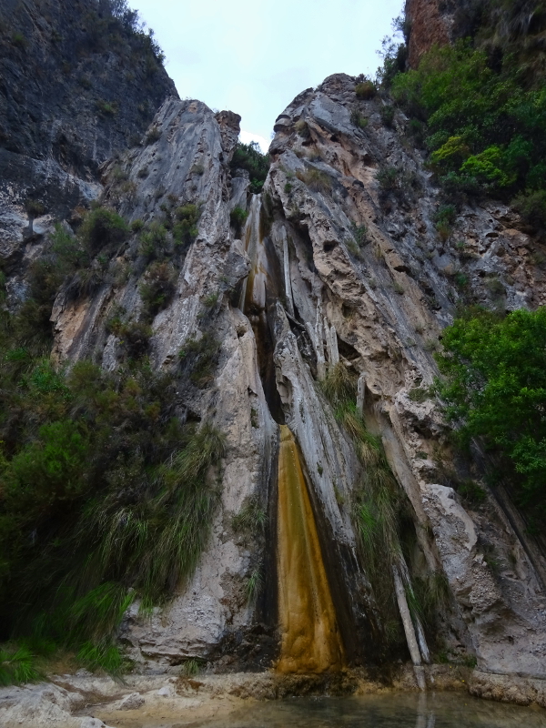 dry waterfall on the Rio Verde trail
